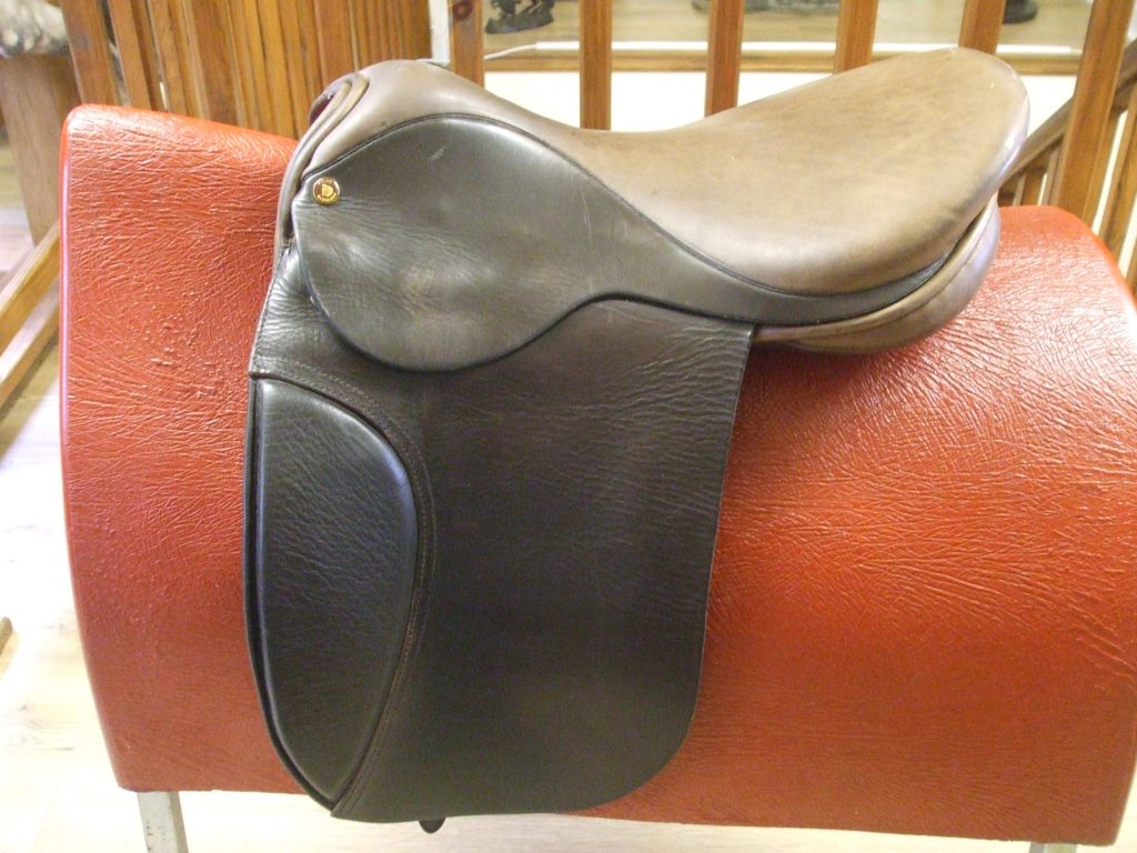 How to Buy Second Hand Saddles: Tips for Fit, Brands, and Savings