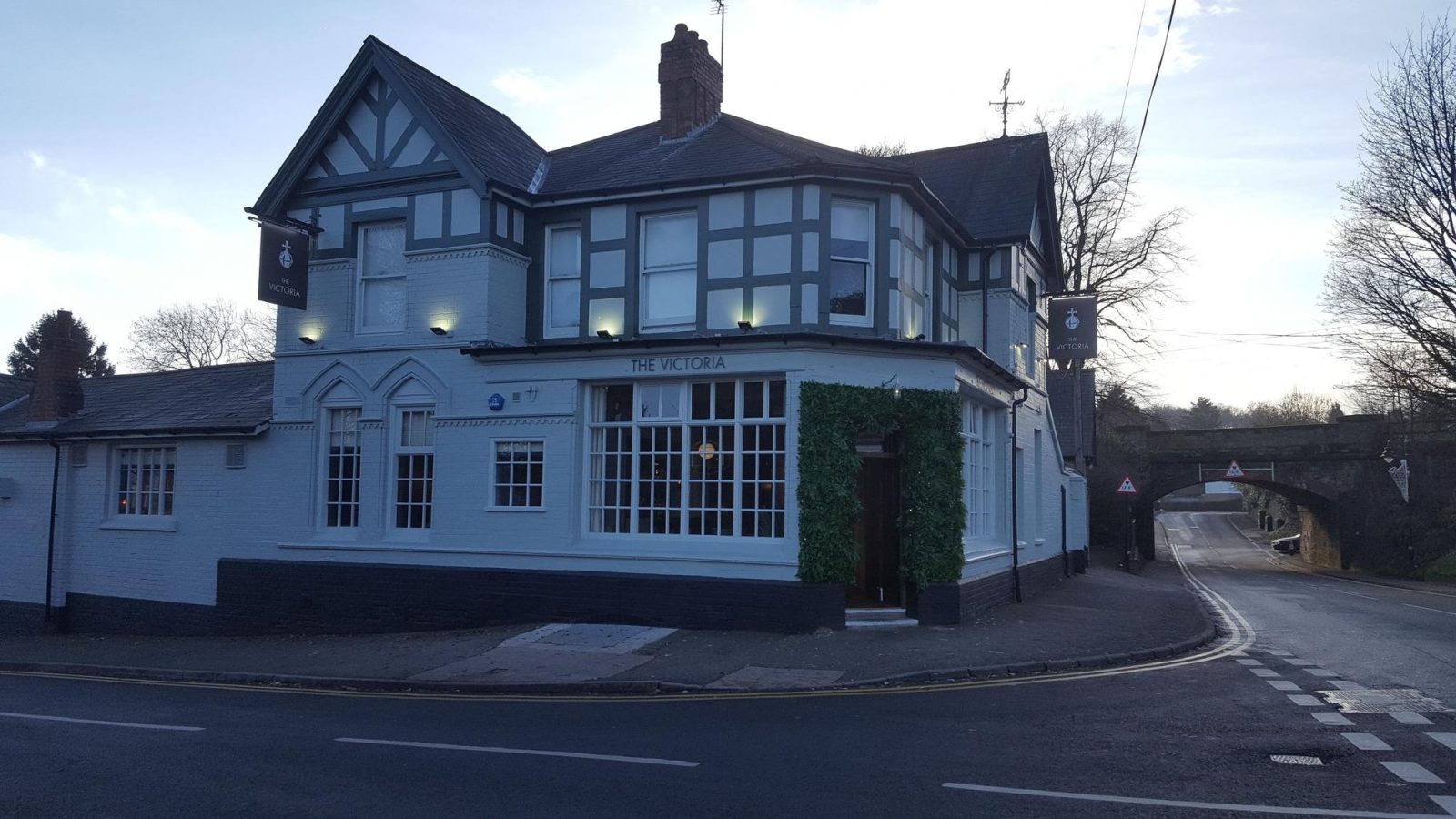 Victoria Inn Barnt Green: A Historic Pub’s Journey from Railway Tavern to Modern Gastropub